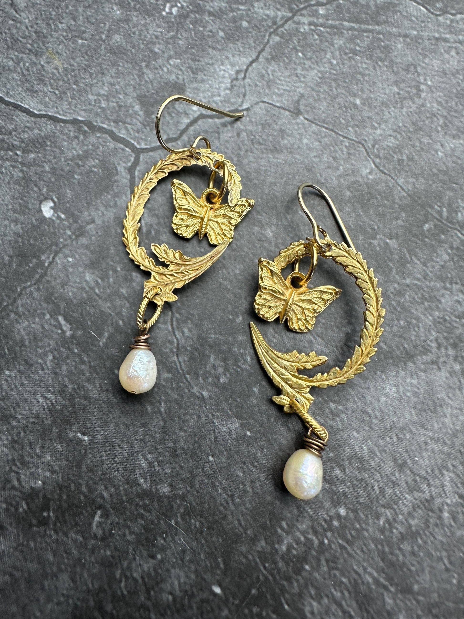 Flourish Moon Pearl Earrings