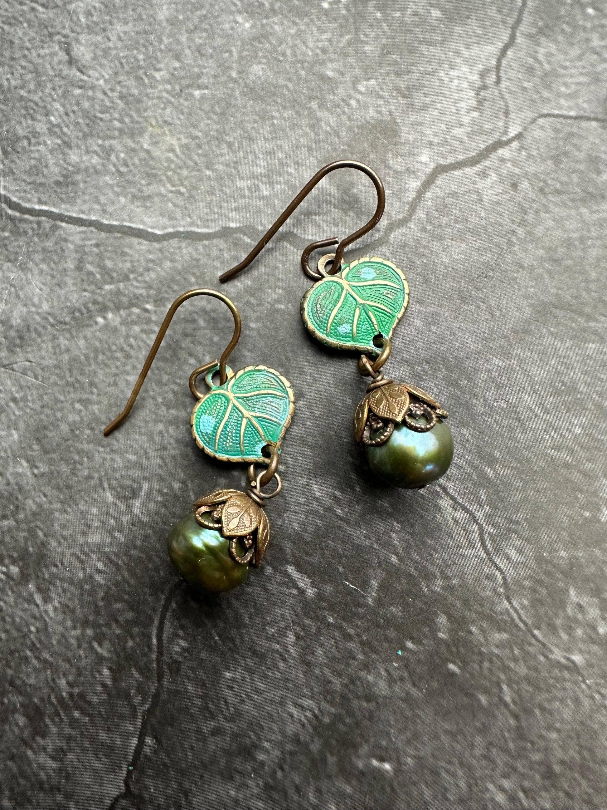 Fairy Petals Green Leaf Pearl Earrings