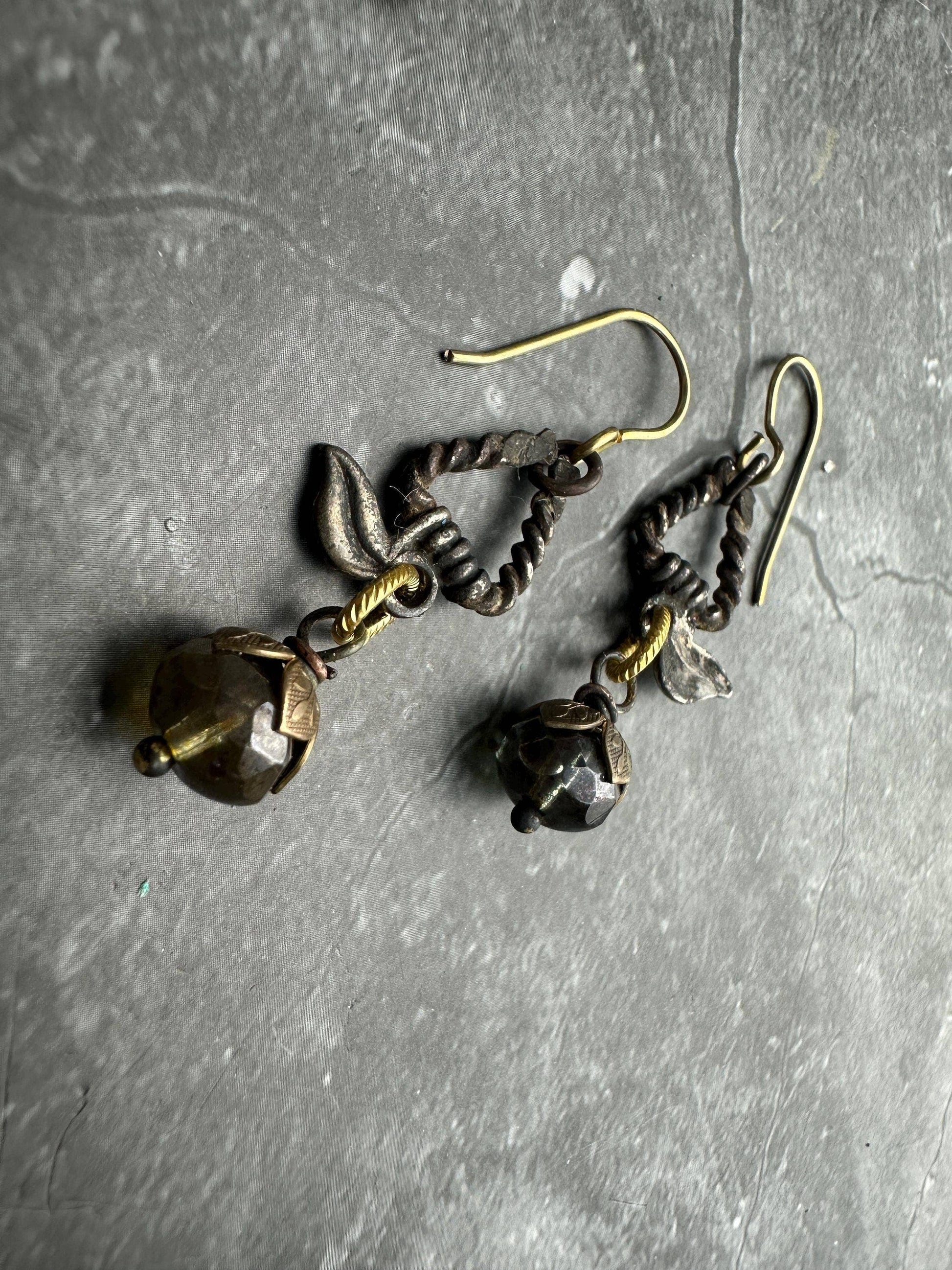 Silver Vine Triangle Earrings - Blackened Ox Faceted Glass