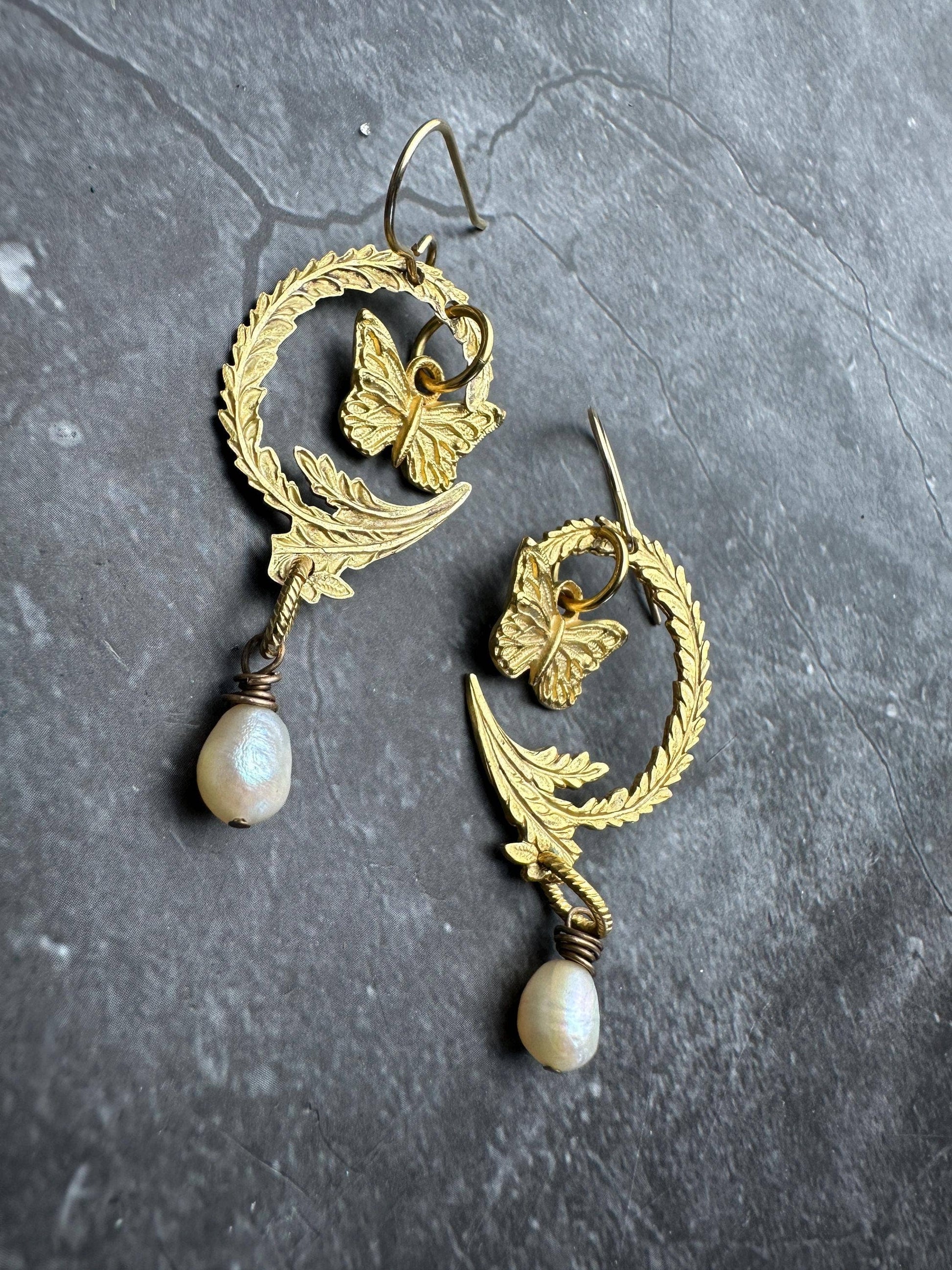 Flourish Moon Pearl Earrings