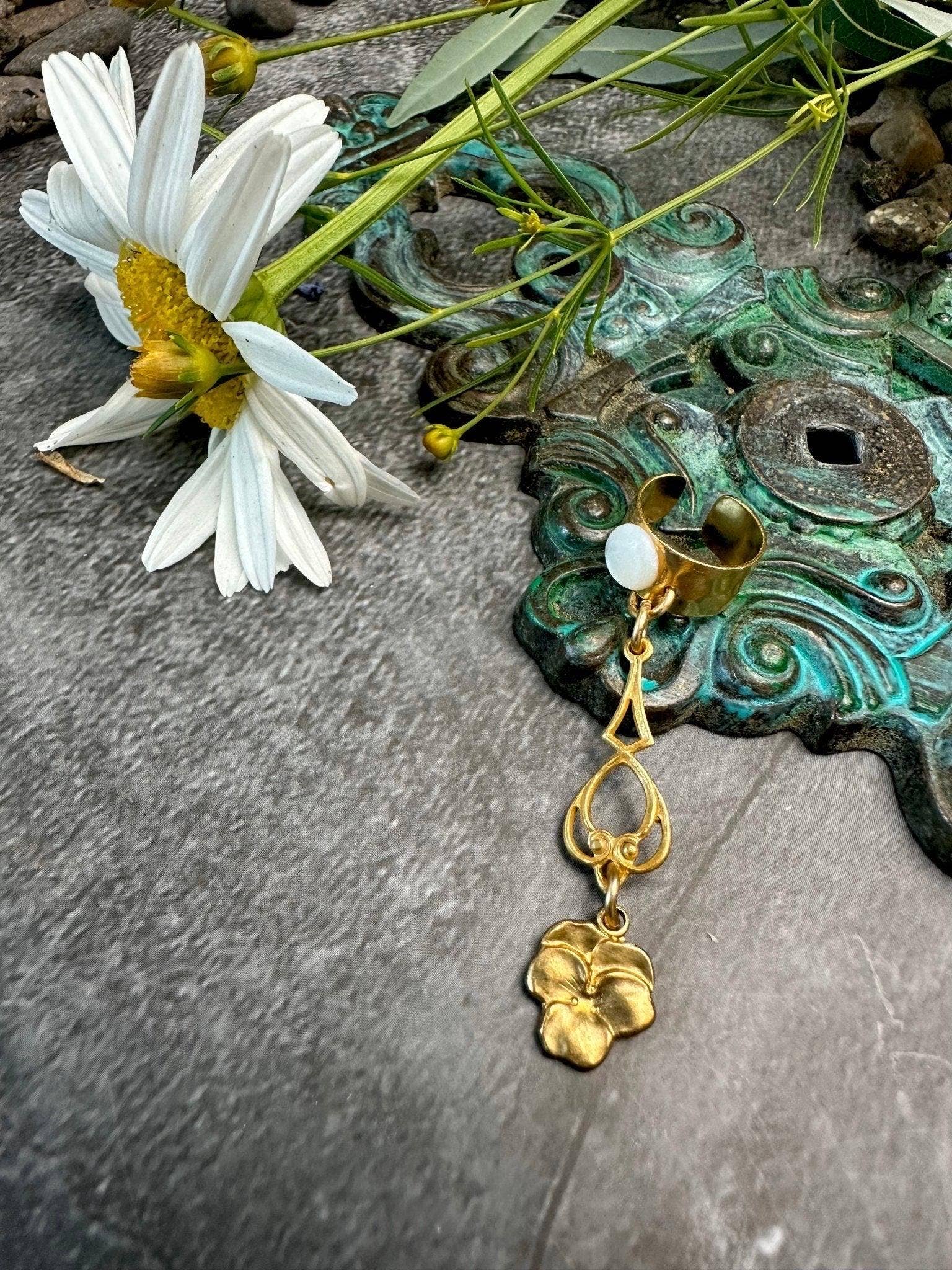Garden Foliage Ear Cuff