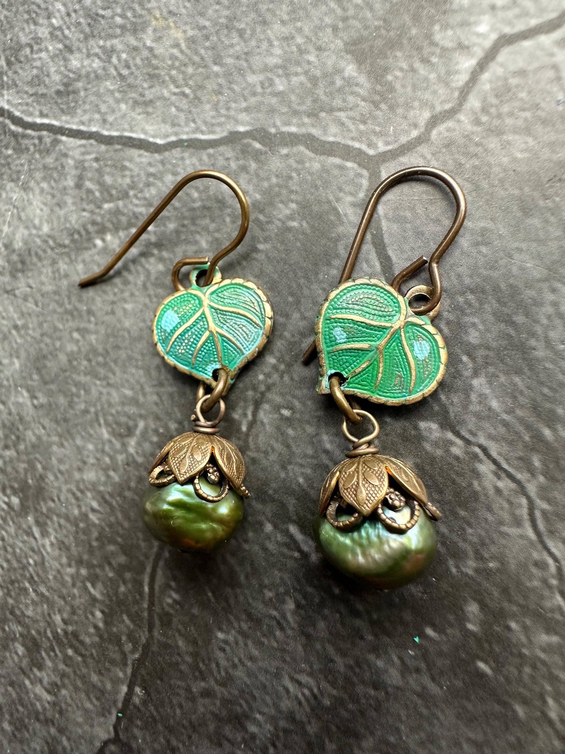 Fairy Petals Green Leaf Pearl Earrings