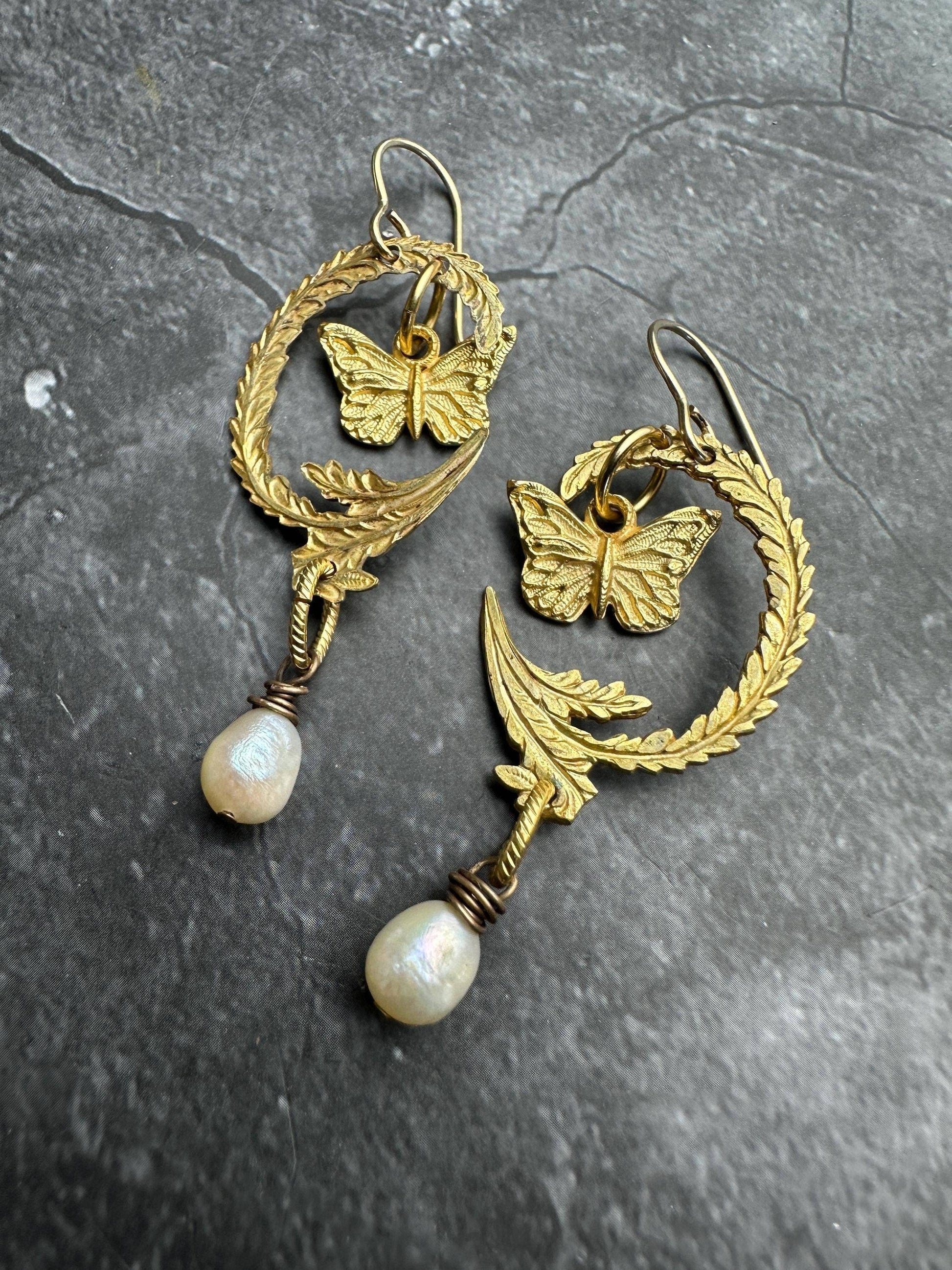 Flourish Moon Pearl Earrings