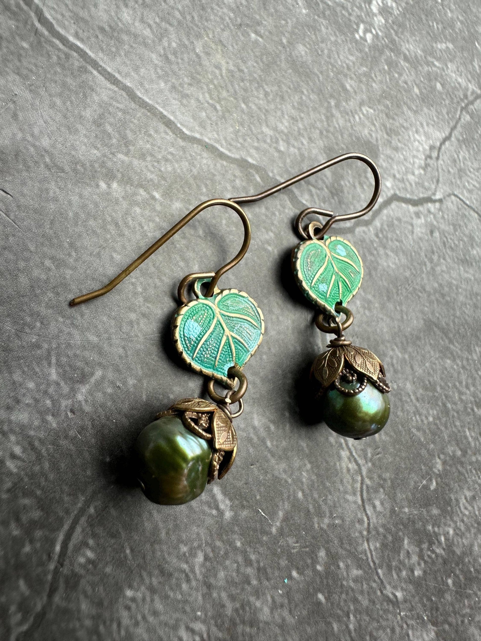 Fairy Petals Green Leaf Pearl Earrings