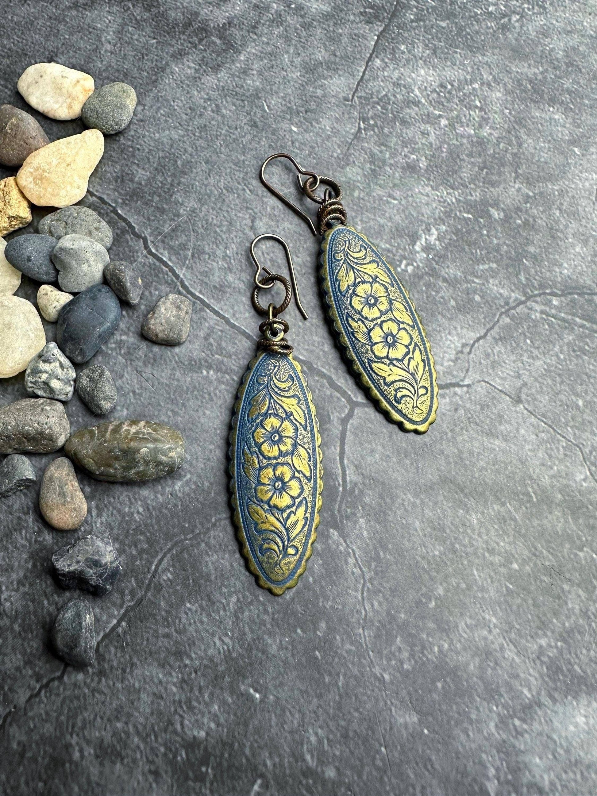 Prairie Oval Floral Metal Earrings