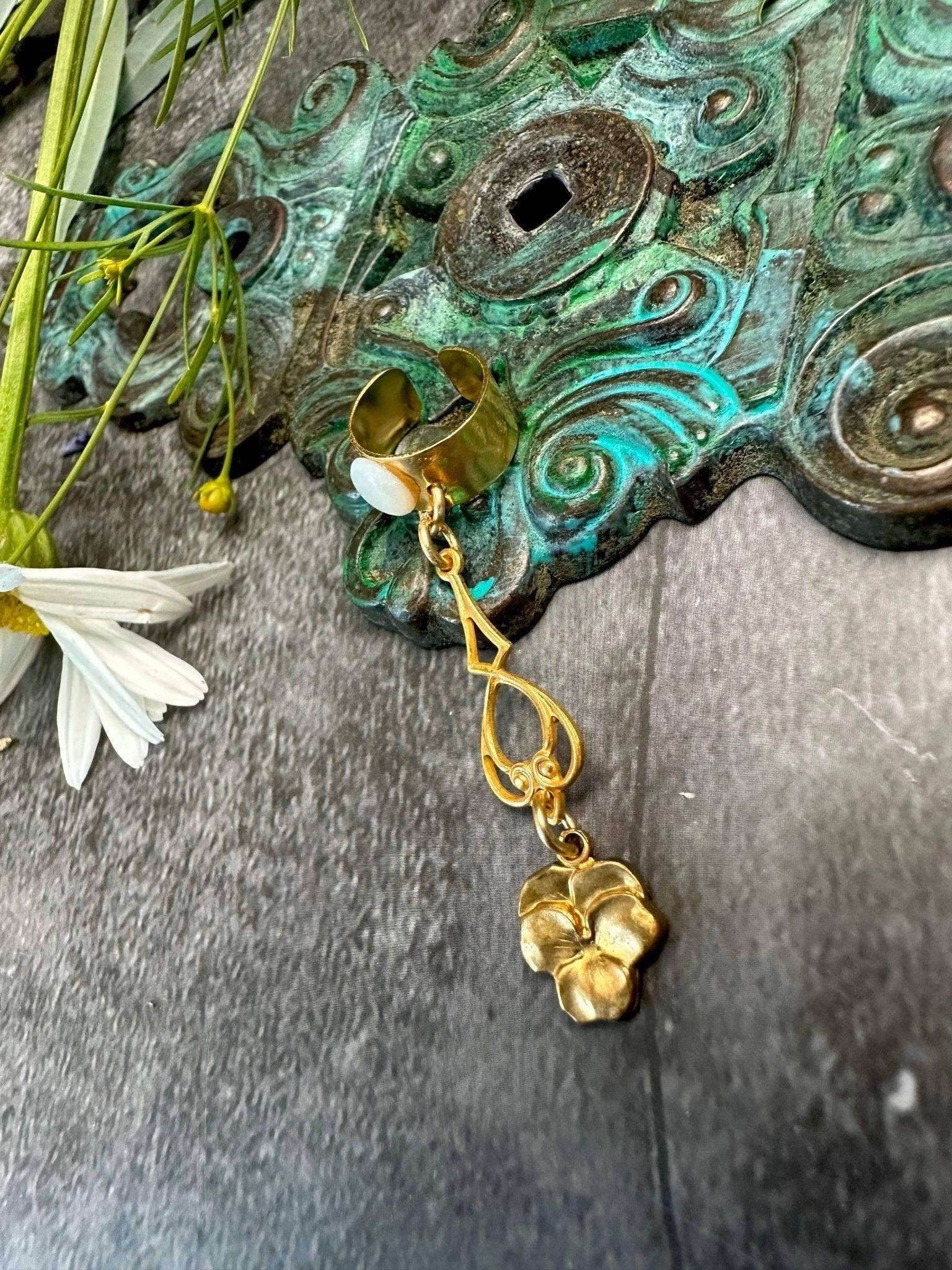 Garden Foliage Ear Cuff